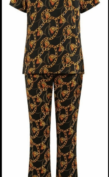 Chained set - Picture 2 of 3